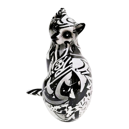 Figurine chat graffiti monochrome