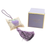 Coussin cupcake à parfumer avec pompon violet – Atelier Catherine Masson