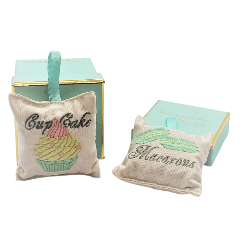 Boite 2 coussins vert cupcake/ macaron  – Atelier Catherine Masson