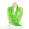 Foulard vert avec motifs main de Fatma argentée