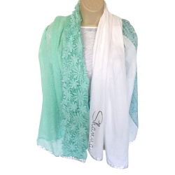 Foulard Tons vert amande et blanc motifs Fleurs By Saida