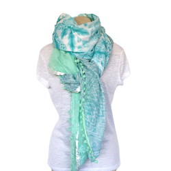 Foulard Tons vert amande et blanc motifs Fleurs By Saida
