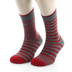 Chaussettes rayées asymétriques gris et rouge