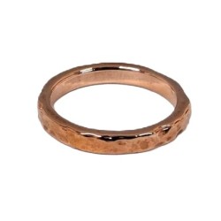 Bague martelée en acier...