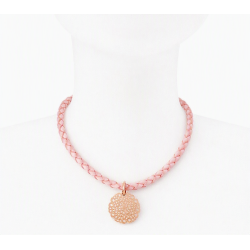 Collier ras-du-cou cordon en cuir tressé et pendentif rosace