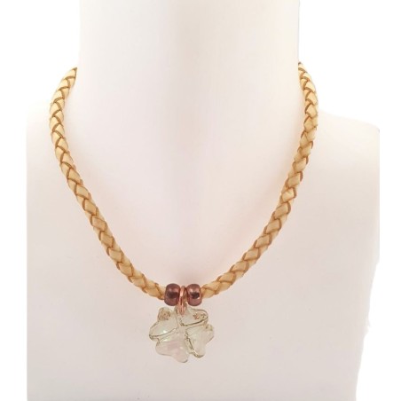 Collier cordon en cuir tressé jaune et pendentif Trèfle