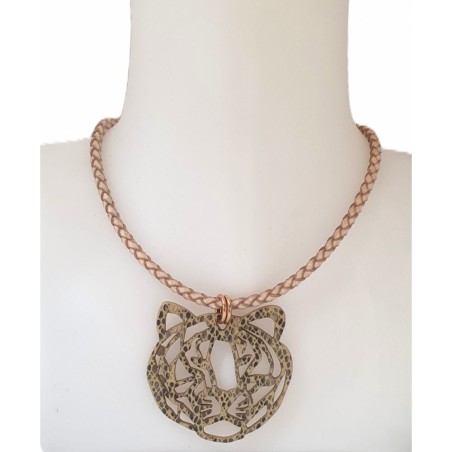 Collier cuir tressé beige – Pendentif tête de tigre