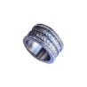 Bague large alliance en acier inoxydable lisse et pierres en zirconium.
