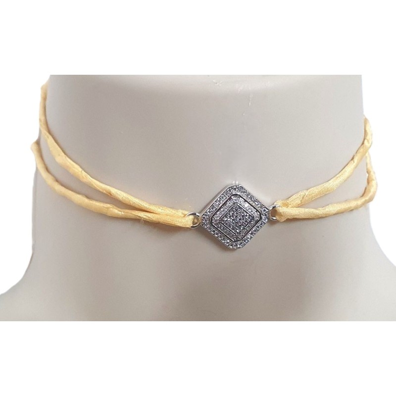 Collier ruban de satin avec pendentif carré