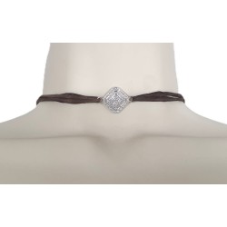 Collier ruban de satin avec pendentif carré