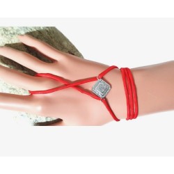 Collier ruban de satin avec pendentif carré