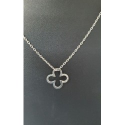 Collier trèfle ajouré argenté – Brin d’Amour